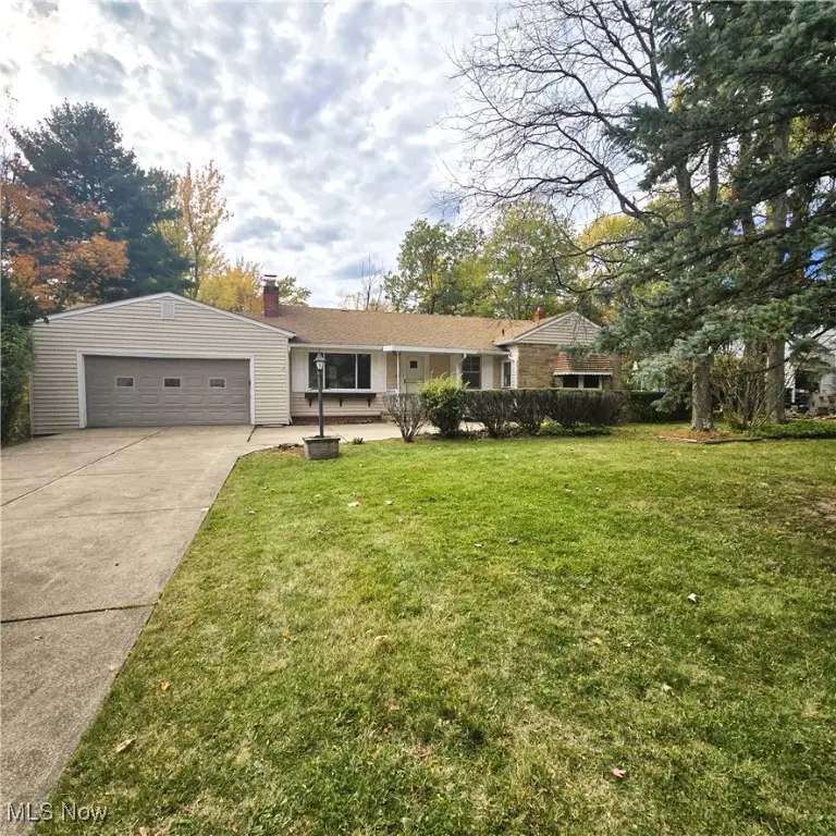 13505 Old Pleasant Valley Road, Middleburg Heights, OH 44130 - Image #1