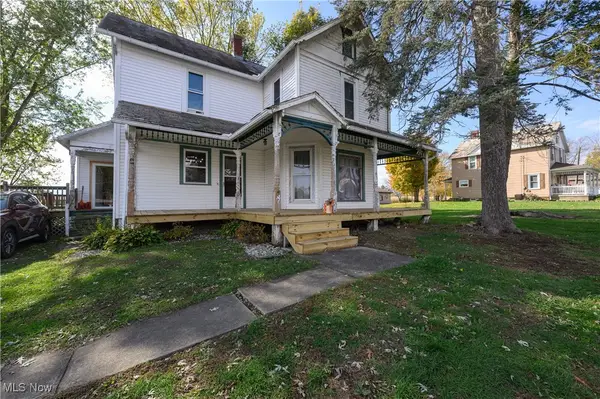 5266 State Route 516 Nw, Dover, OH 44622