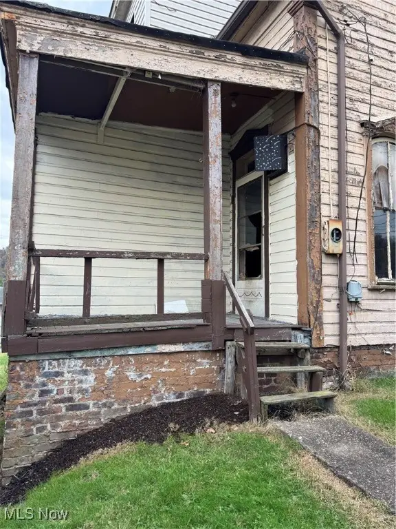 806 Carlisle Street, Martins Ferry, OH 43935 - Image #2