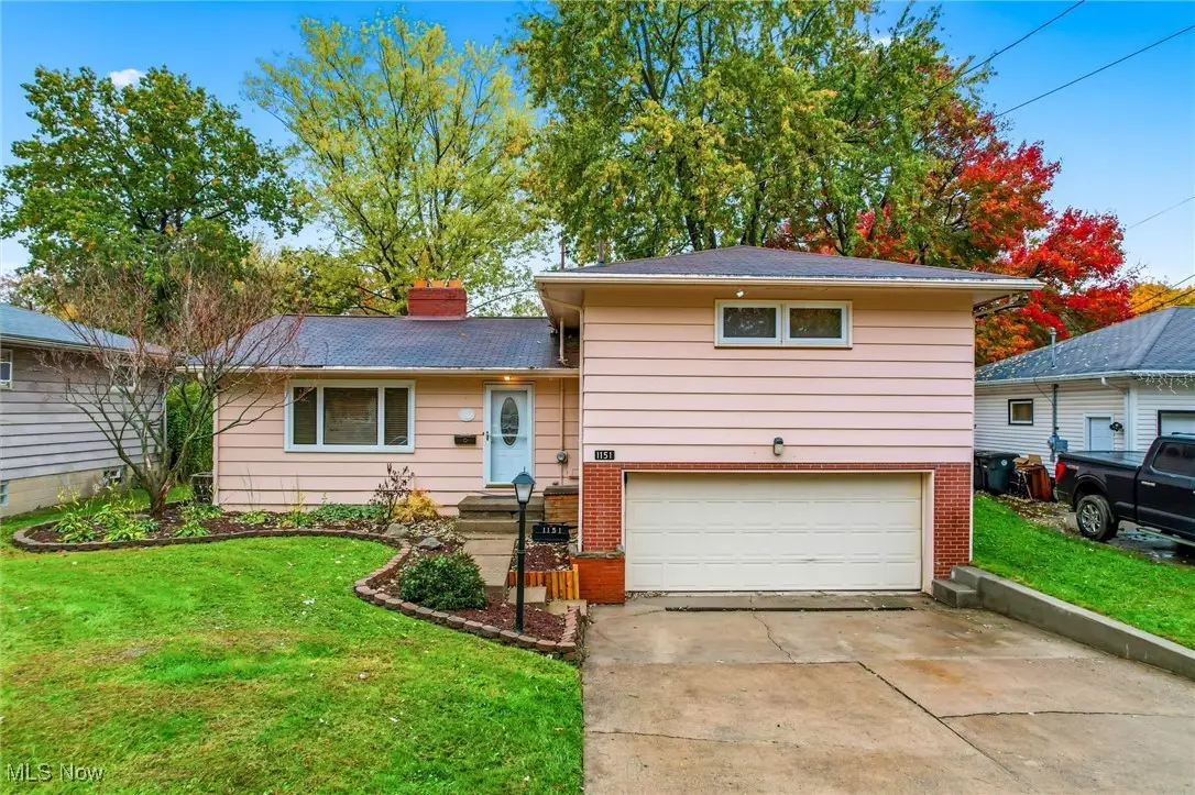 1151 Clearview Nw Street, Warren, OH 44485 - Image #1