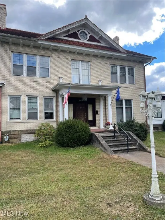 708 2nd Street, St Marys, WV 26170