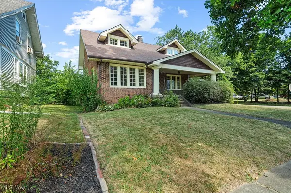 390 E College Street, Alliance, OH 44601