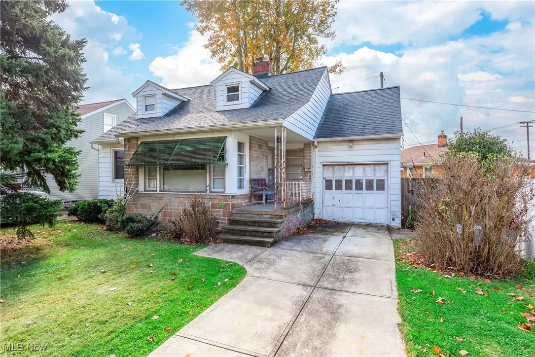 6298 Chestnut Hills Drive, Parma, OH 44129 - Image #1