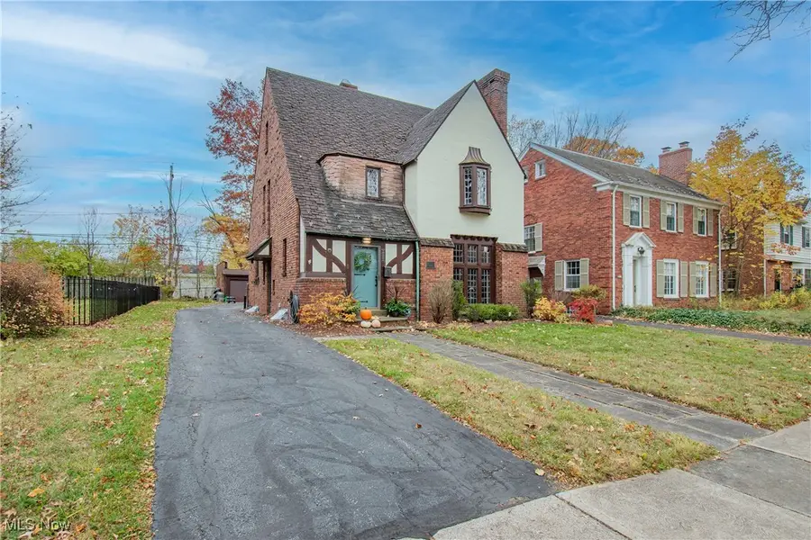 18302 Scottsdale Boulevard, Shaker Heights, OH 44122 - Image #2