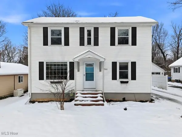 7102 Oak Street, Chagrin Falls, OH 44022