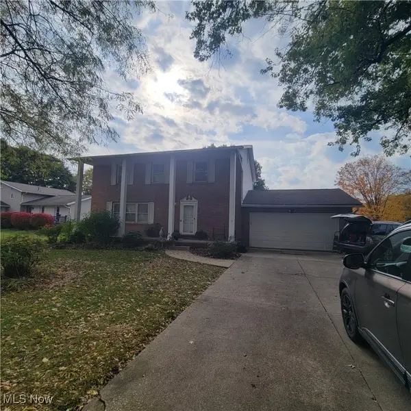 3648 Mulberry Nw Street, Uniontown, OH 44685