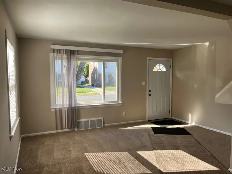 5409 Hollywood Avenue, Maple Heights, OH 44137 - Image #2