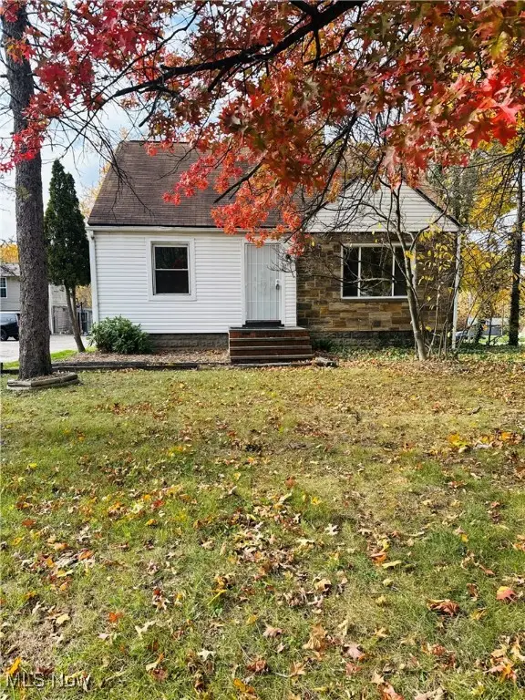 1574 East Avenue, Akron, OH 44314