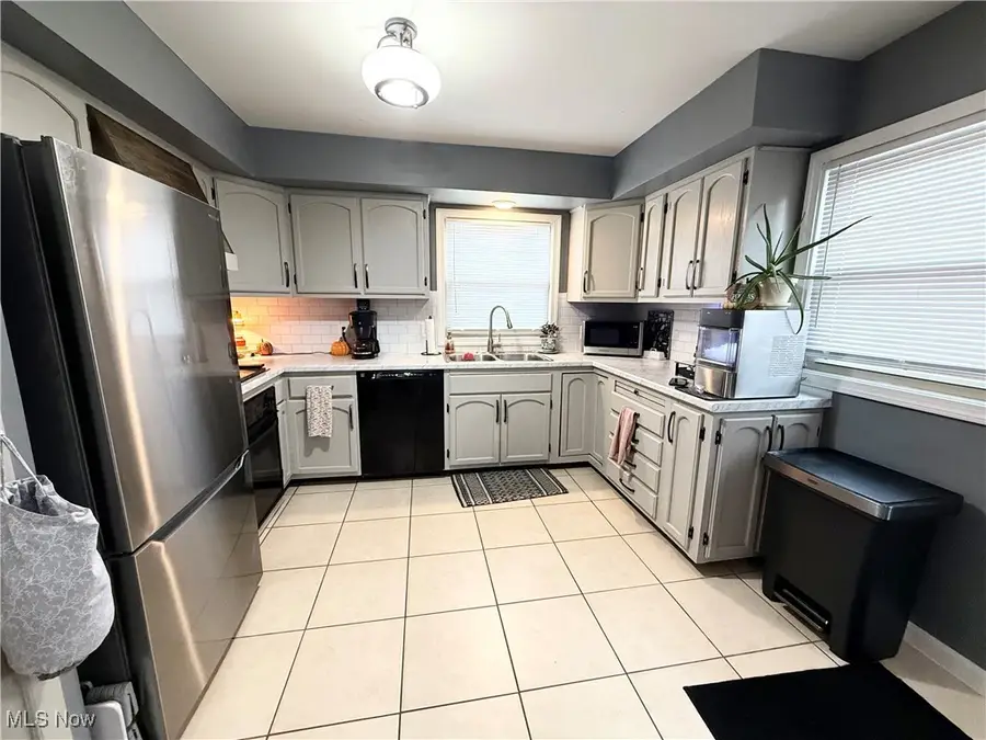 611 Moore Street, Hubbard, OH 44425 - Image #3