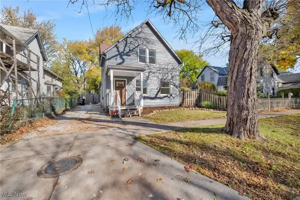 2002 Valentine Avenue, Cleveland, OH 44109