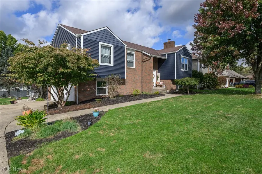 1639 Horizon Drive, Louisville, OH 44641 - Image #2
