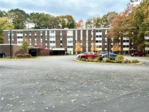 3068 Kent Road #105C, Stow, OH 44224