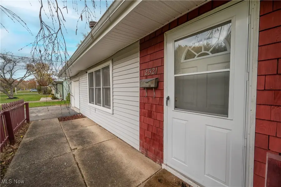 2521 Bainbridge Avenue, Youngstown, OH 44511 - Image #2