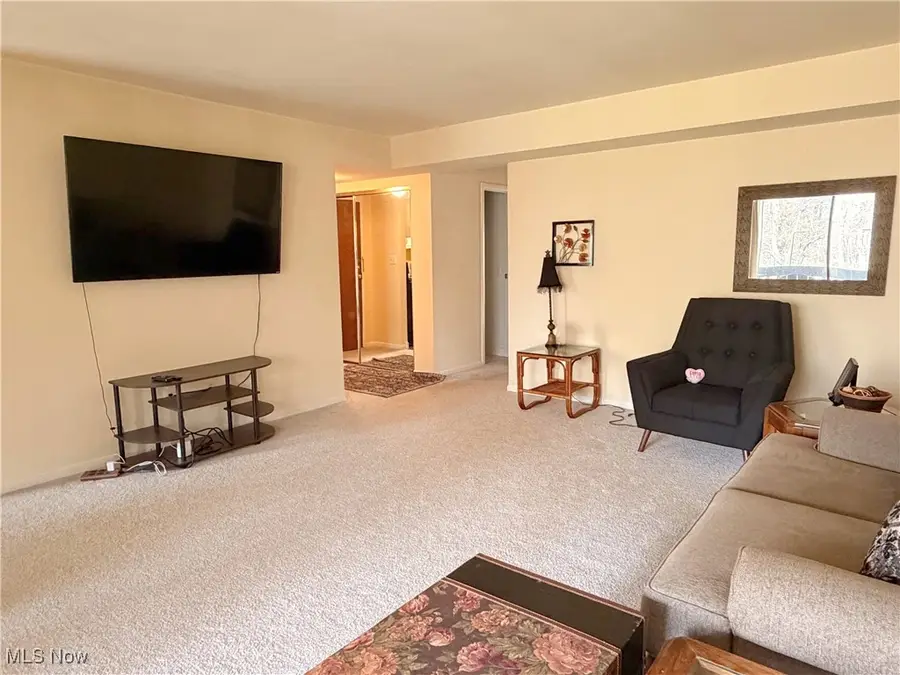 6340 Greenwood Parkway #405, Sagamore Hills, OH 44067 - Image #3