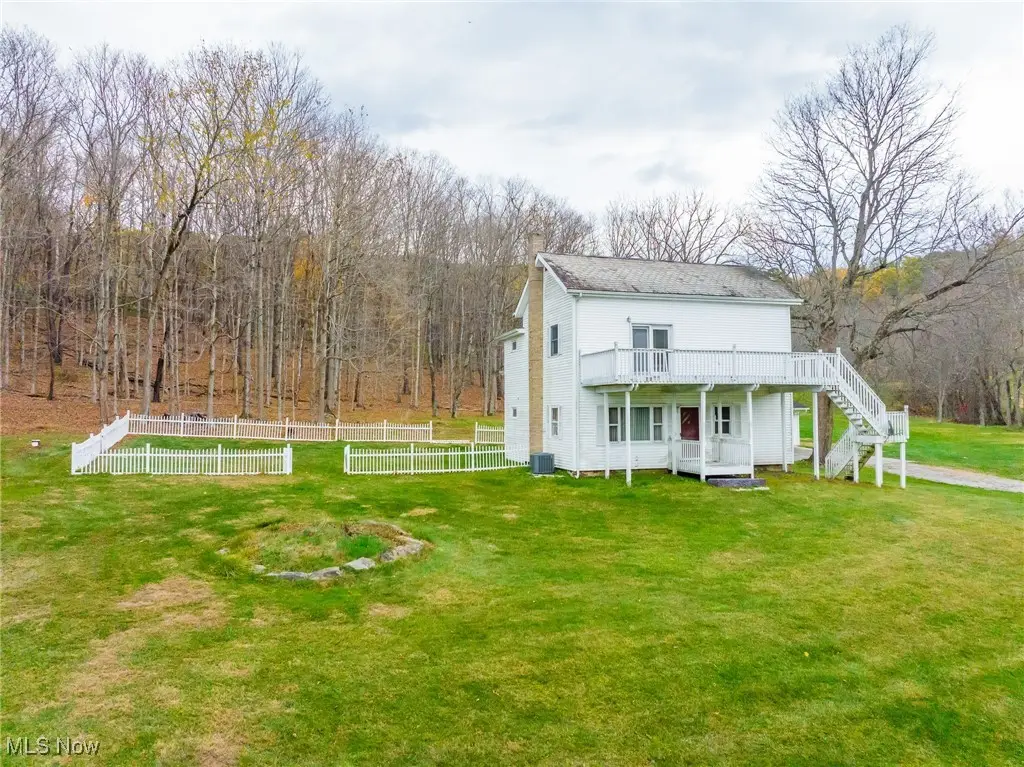 8898 Pleasant Valley Se Road, Uhrichsville, OH 44683 - Image #1