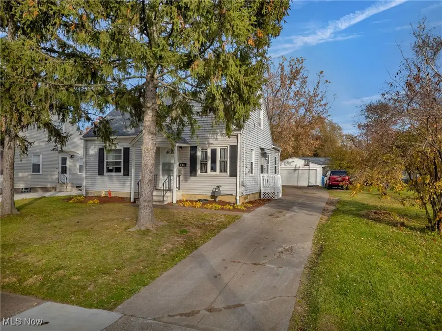 967 Warwick Drive, Sheffield Lake, OH 44054 - Image #2