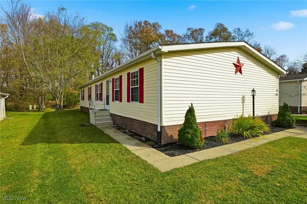 142 Oaktree Lane, Hiram, OH 44234