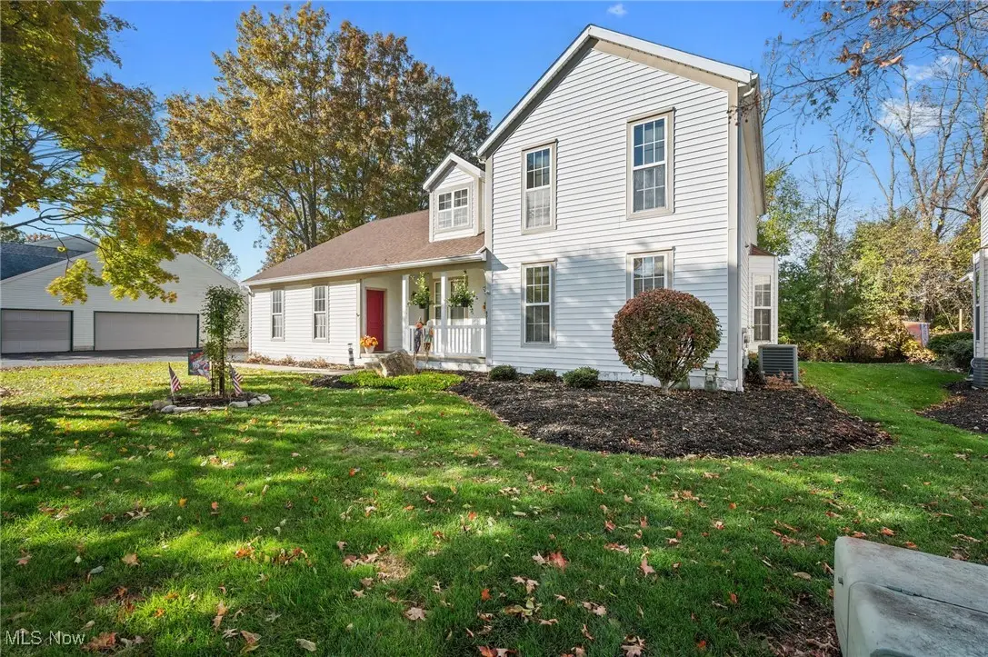 8013 Amberly Nw Circle, North Canton, OH 44720 - Image #1