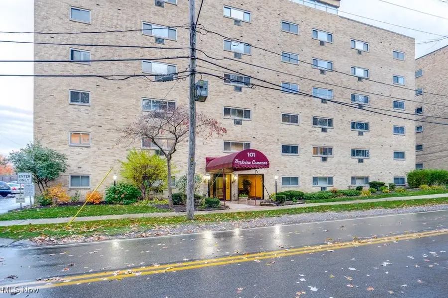 101 S Rocky River Drive #401, Berea, OH 44017 - Image #3