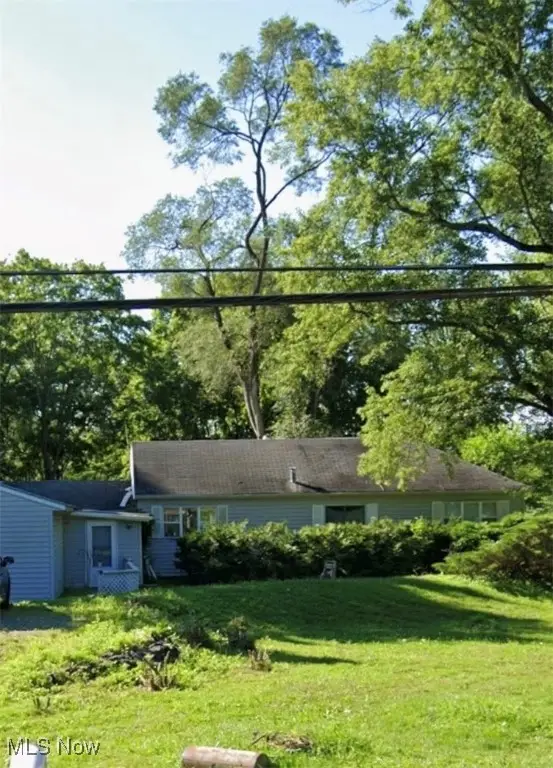 9800 Gleeson Drive, Valley View, OH 44125 - Image #1