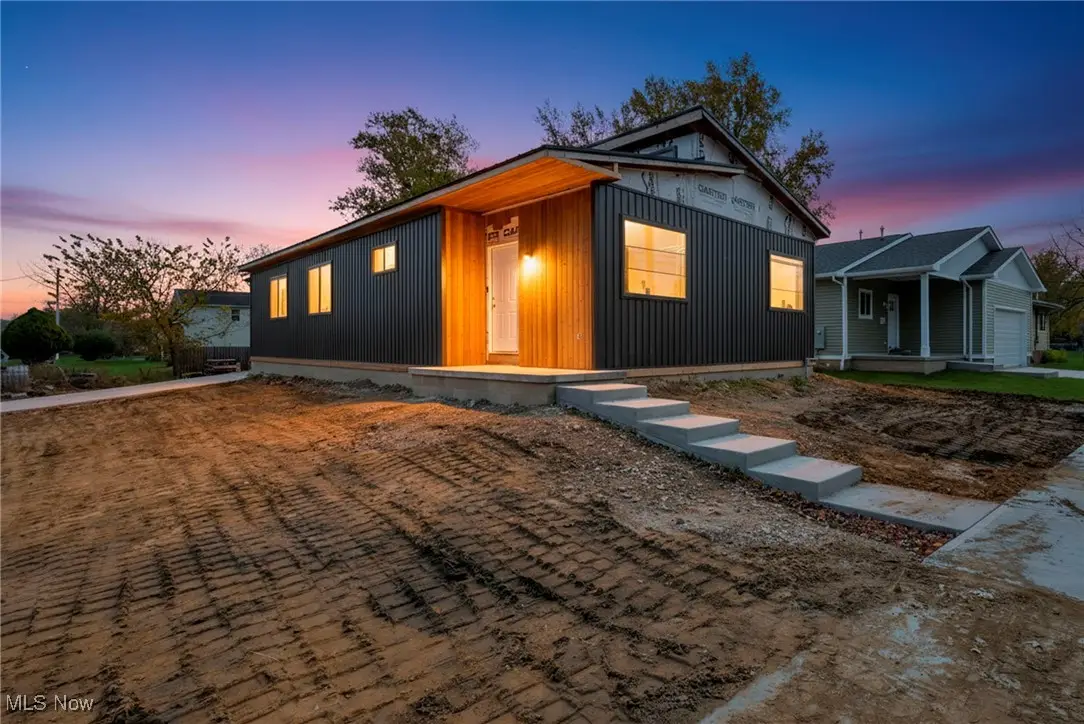 455 S Van Buren Avenue, Barberton, OH 44203 - Image #1