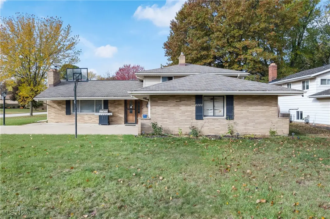 5658 N Circle View Drive, Seven Hills, OH 44131 - Image #1