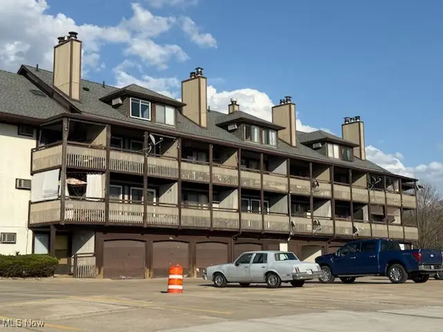 1541 Treetop Trail #B, Akron, OH 44313 - Image #1