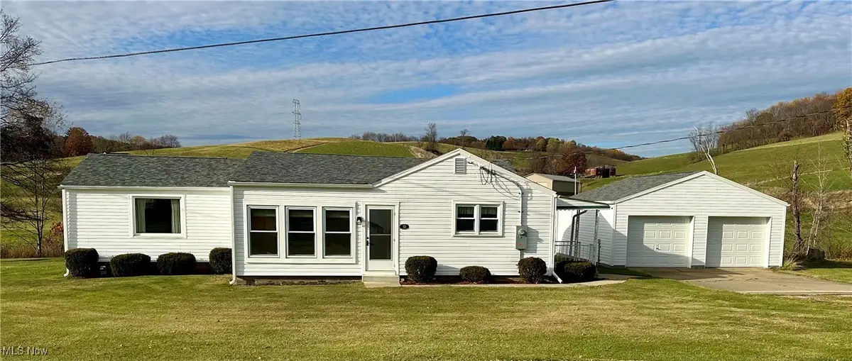 32 Locust Hill Road, Chester, WV 26034 - Image #1