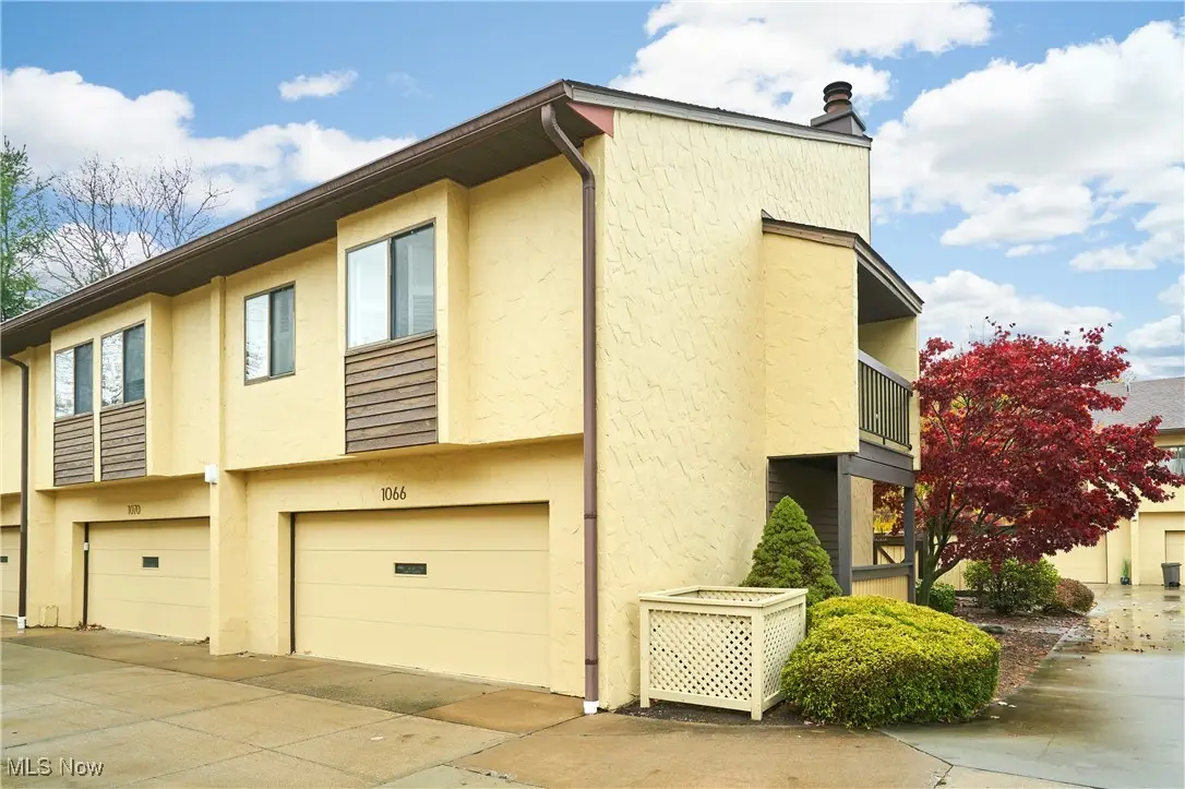 1066 Hampton Ridge Drive, Akron, OH 44313 - Image #1