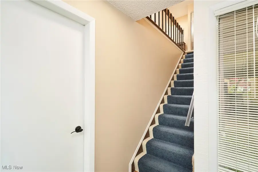 1066 Hampton Ridge Drive, Akron, OH 44313 - Image #3