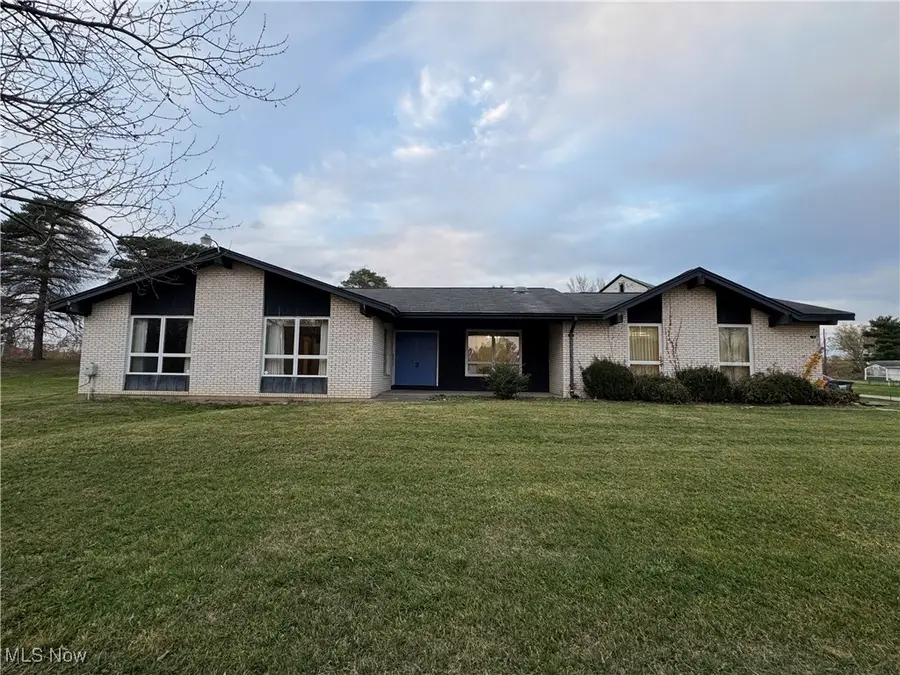 67831 Hill N Dale Drive, Saint Clairsville, OH 43950 - Image #2