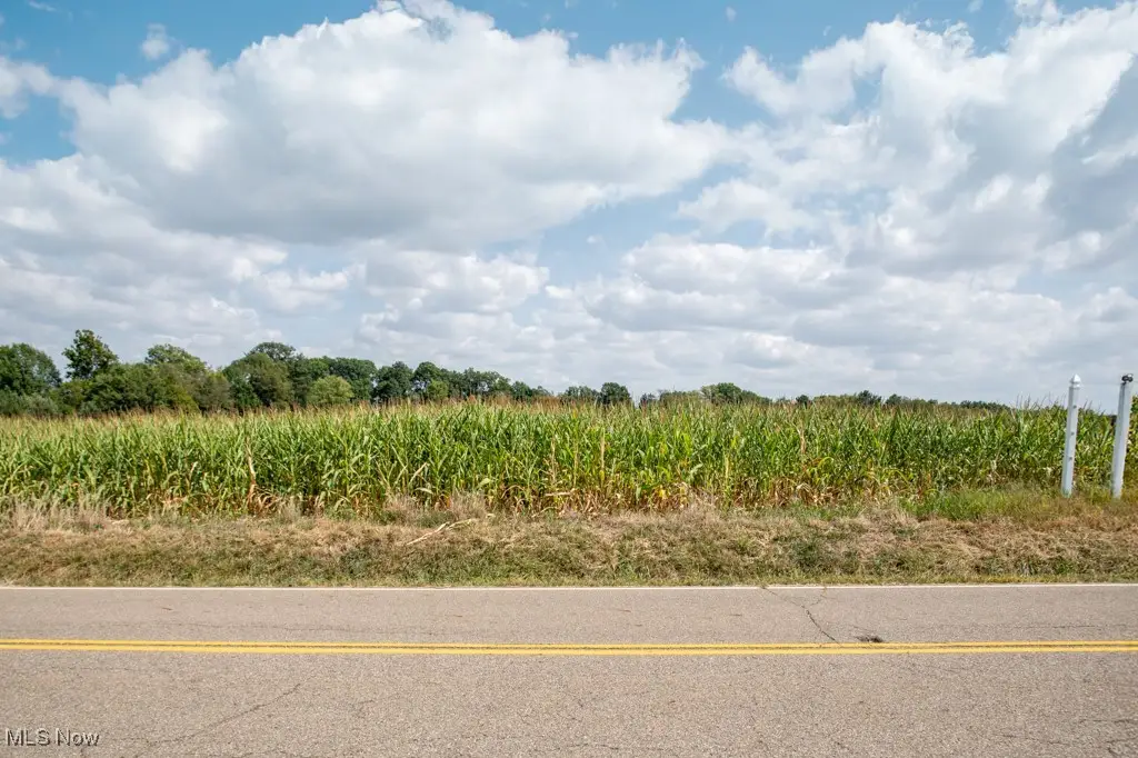 Crystal Lake Nw Avenue, Canal Fulton, OH 44614 - Image #1