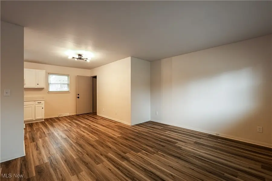 1095 Leslie Lane, Girard, OH 44420 - Image #3