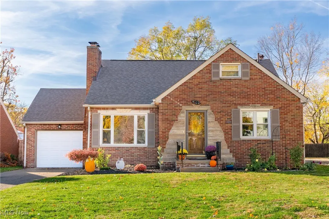 233 Harter Nw Avenue, Canton, OH 44708 - Image #1