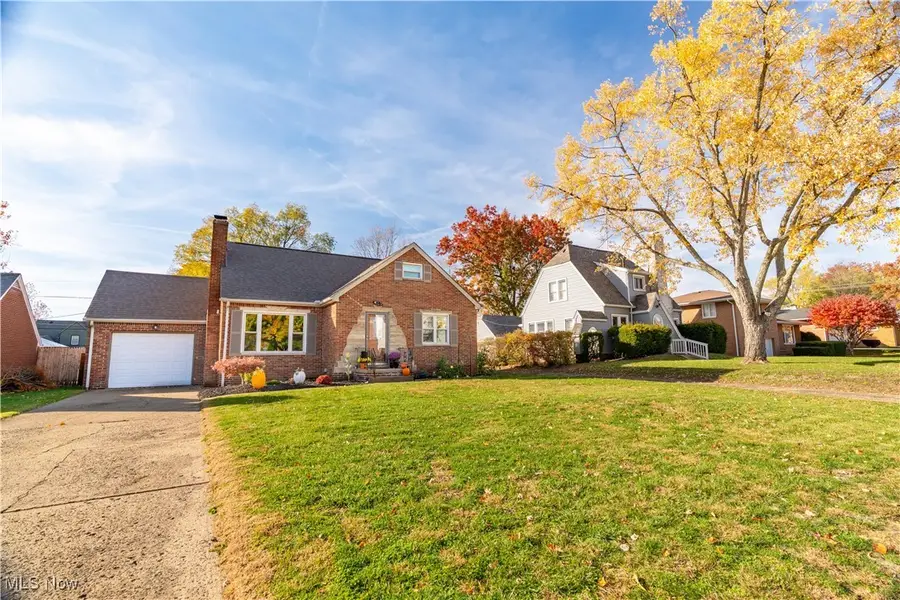 233 Harter Nw Avenue, Canton, OH 44708 - Image #3