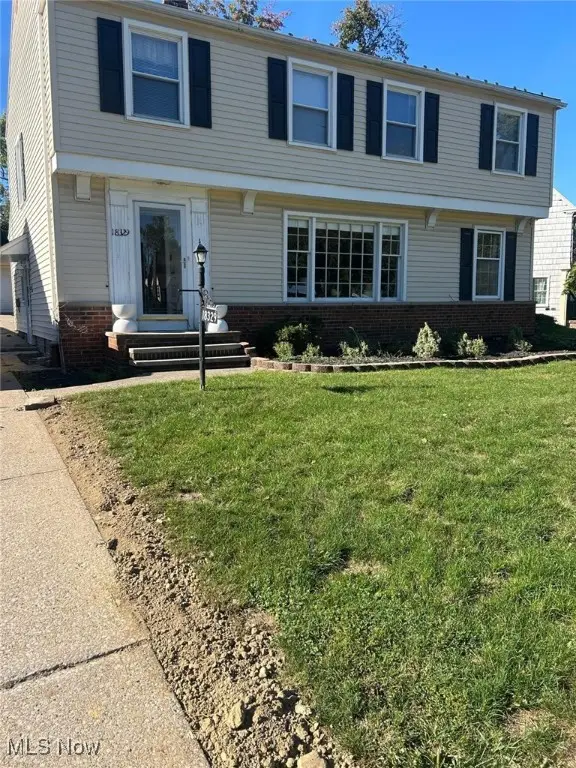 18329 Lomond Boulevard, Shaker Heights, OH 44122 - Image #1