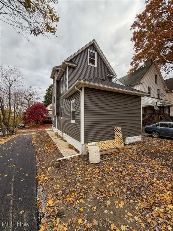 1049 Mercer, Youngstown, OH 44502 - Image #3