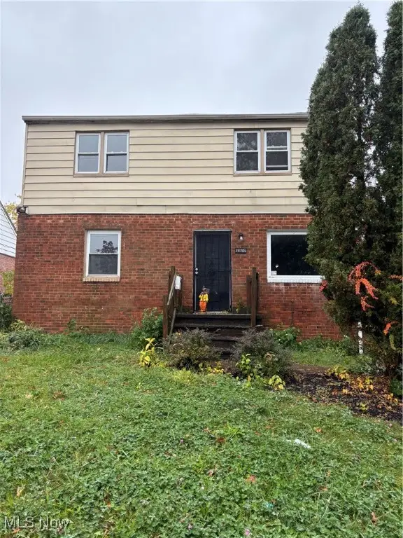 16706 Palda Drive, Cleveland, OH 44128 - Image #1