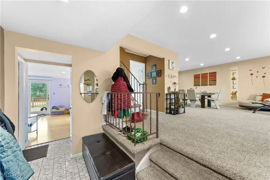 5833 Ashcroft Drive, Mayfield Heights, OH 44124 - Image #3