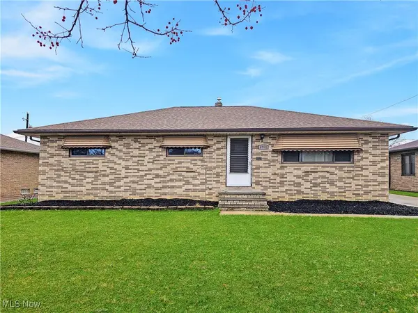 4761 Bentwood Drive, Brooklyn, OH 44144