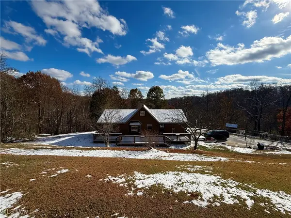 3326 Mount Carmel Ridge Road, St Marys, WV 26170
