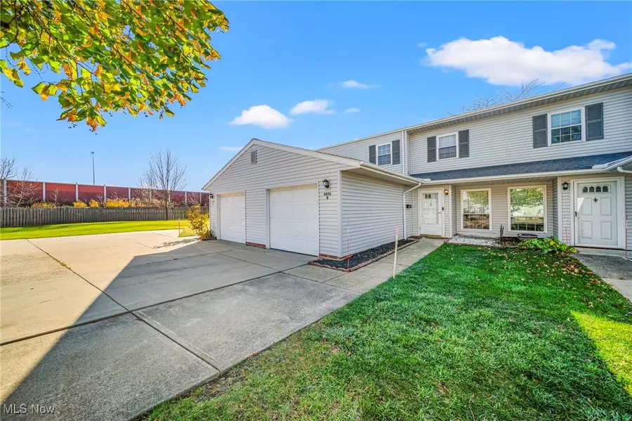 6896 Stratford Circle #B, Mentor, OH 44060 - Image #2