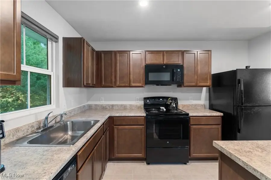 251 Slate Ridge Drive, Barberton, OH 44203 - Image #2