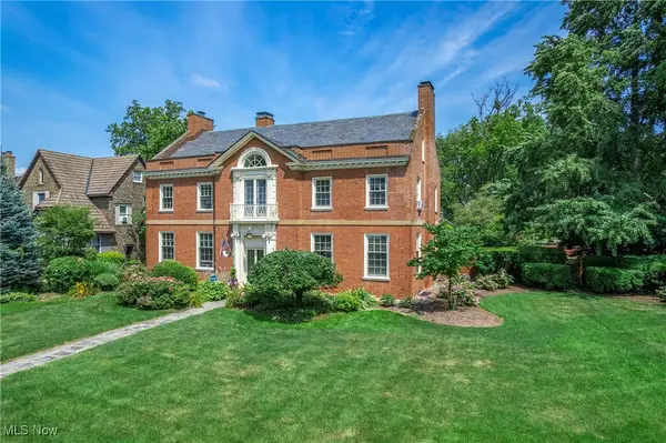 13410 Lake Avenue, Lakewood, OH 44107