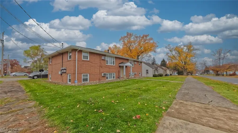 349 Churchill Road, Girard, OH 44420 - Image #2