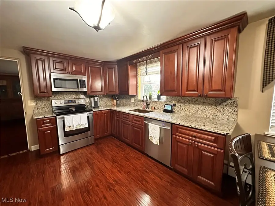 8304 Sharon Nw Avenue, North Canton, OH 44720 - Image #3