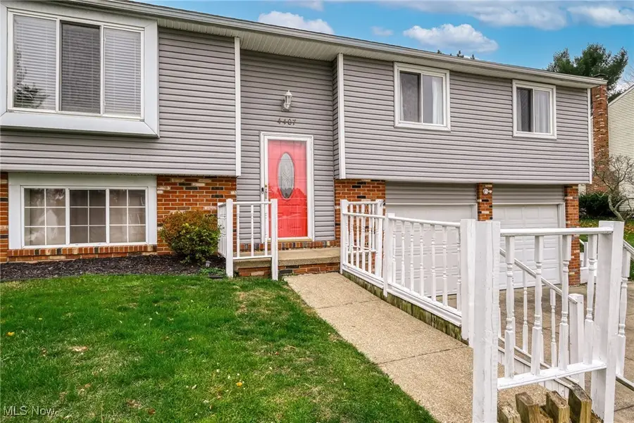 4407 Sunnyview Drive, Uniontown, OH 44685 - Image #3