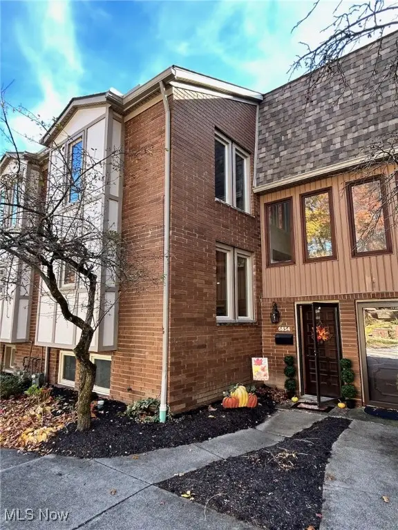 6854 W Fitzwater Road #29, Brecksville, OH 44141