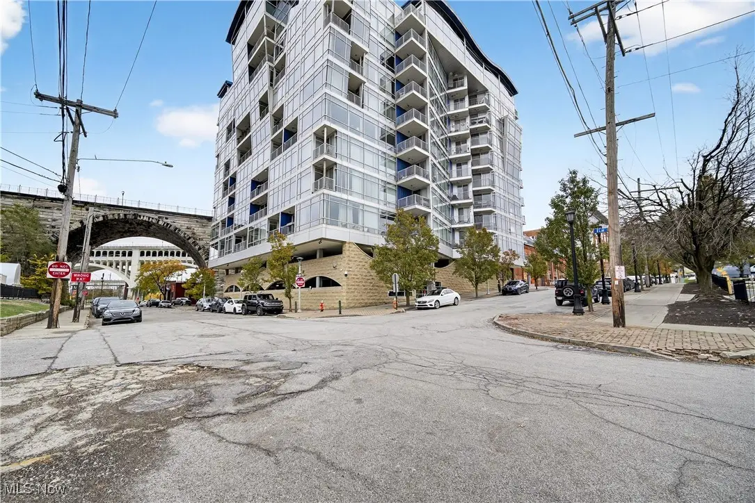 1237 Washington Avenue, Cleveland, OH 44113 - Image #1