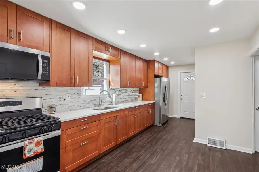 366 Tenney Avenue, Campbell, OH 44405 - Image #3